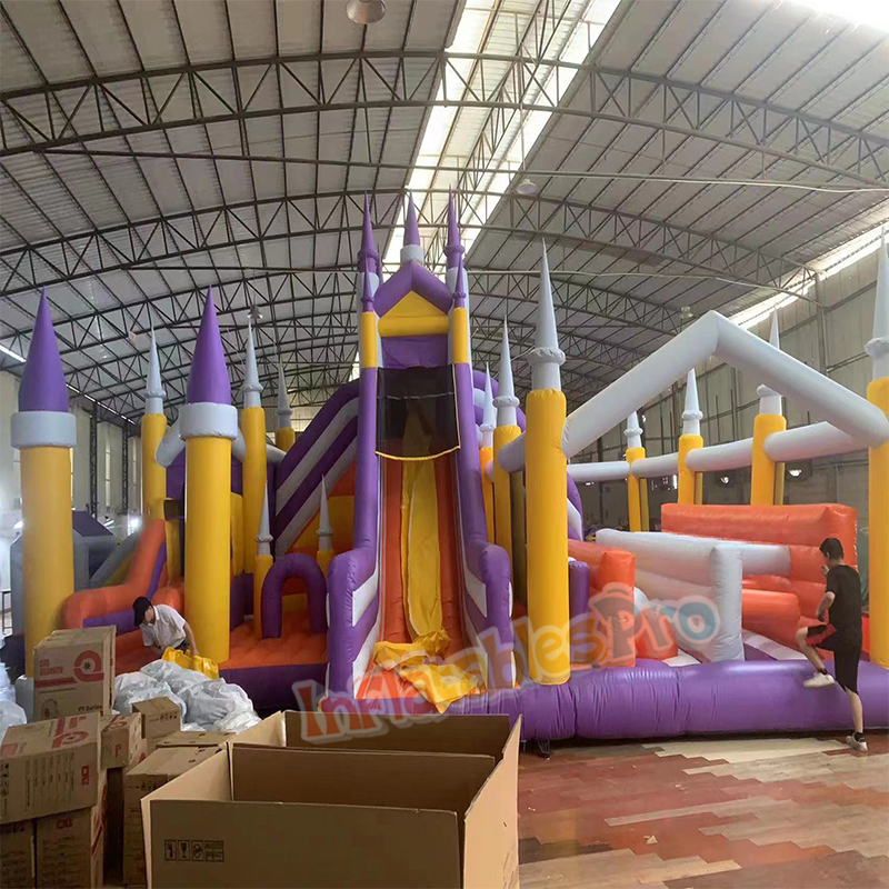 Mega Parque Castelo Real Roxo view 3