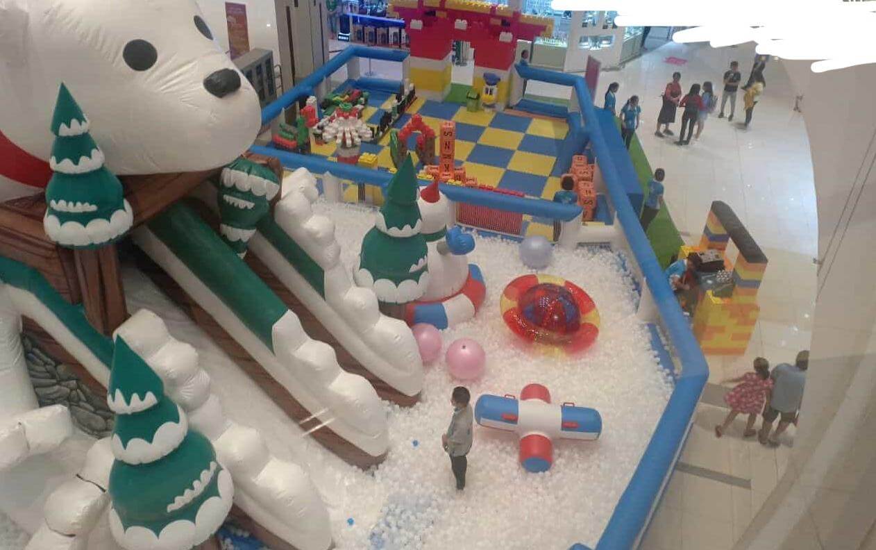Piscina de Bolinhas Urso Polar de Inverno view 3